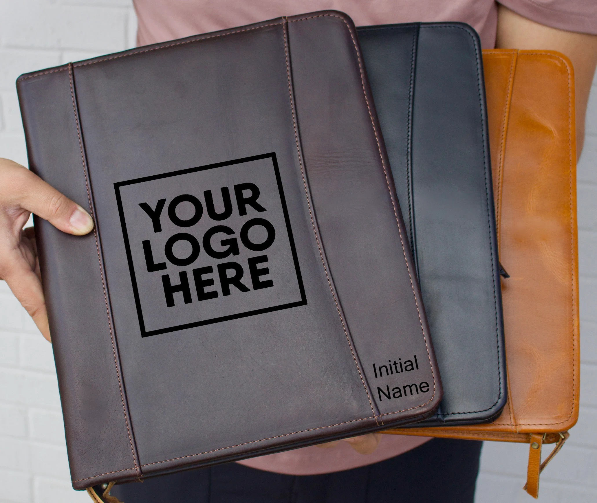 Artist Portfolio Case vs Digital Showcase: Which Do Clients Prefer?
